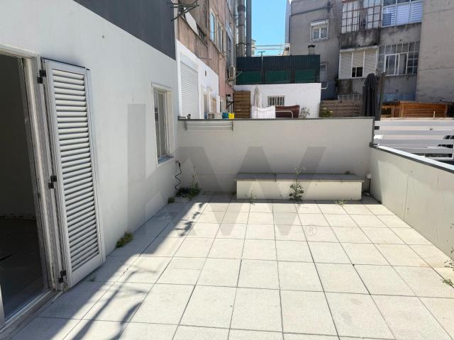 T1 renovated with terrace in Avenidas Novas