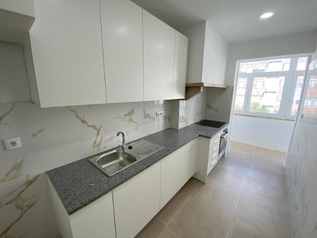 Excelente Apartamento T1 Totalmente Remodelado para Arrendar nas Olaias