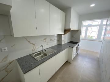 Excelente Apartamento T1 Totalmente Remodelado para Arrendar nas Olaias