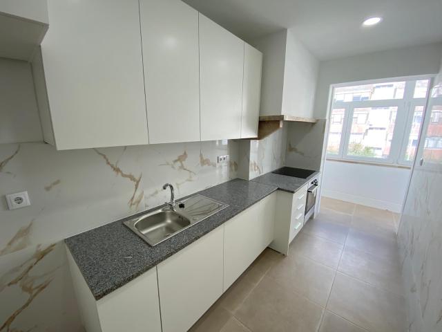Excelente Apartamento T1 Totalmente Remodelado para Arrendar nas Olaias