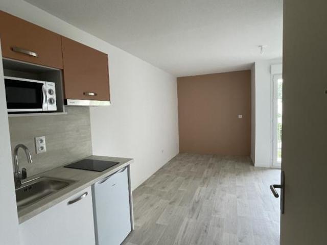 T1 MEUBLE 19m² RESIDENCE ETUDIANTE ETUDIANTE ET JEUNES ACTIFS AVEC SERVICES STUDYZ ROCHEFORT