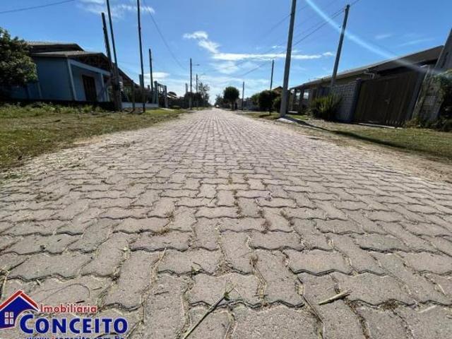 T20 Excelente terreno com 320 m² de área localizado a apenas 300 m do mar