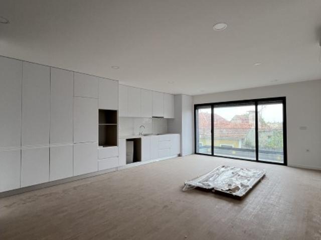 T2+1 NOVO com 140m², 2 suites e garagem | Oportunidade única em Esgueira!
