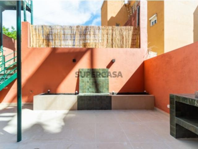 T2+1, remodelado, terraço 25 m2, perto da Alameda, Técnico e Saldanha, Lisboa