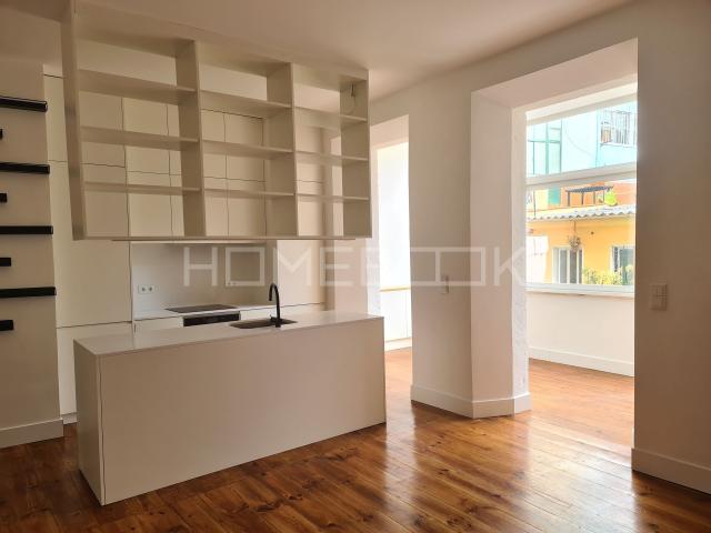 T2+1 remodelado com jardim em Arroios