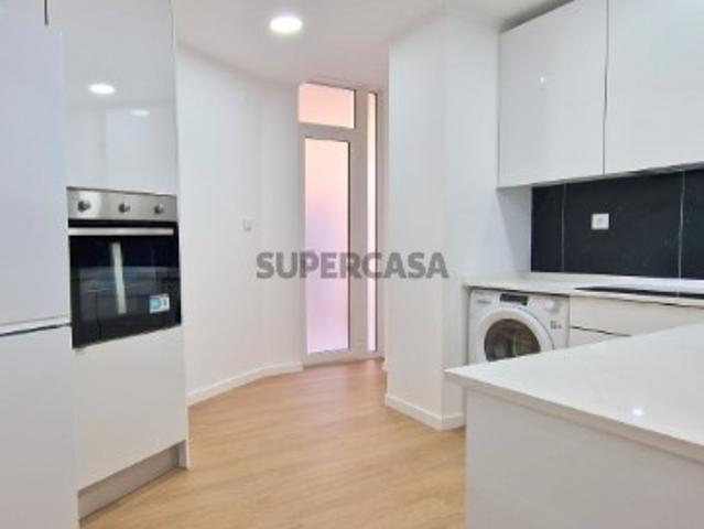 T2+1 Remodelado com Terraço junto às Portas de Benfica e Novo Aldi