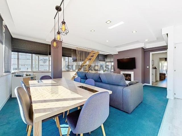 T2+1 Remodelado com Vista Rio · São João da Talha