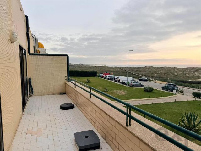 T2+1 totalmente mobilado em frente à praia de Azurara – Pisc. 90m² Azurara