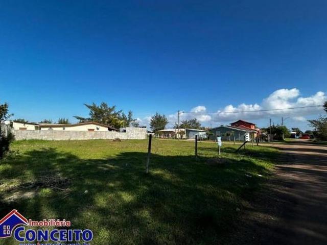 T233 Terreno medindo 150 m² no Balneário Albatroz