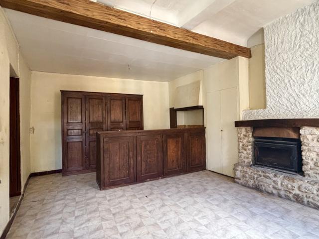 T2/3 à RENOVER, centre historique APT