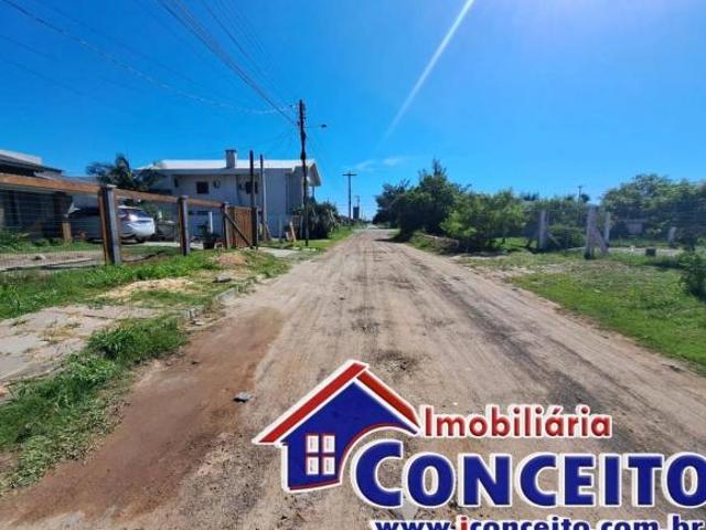 T246 Excelente terreno em ótima localização no Balneário Presidente