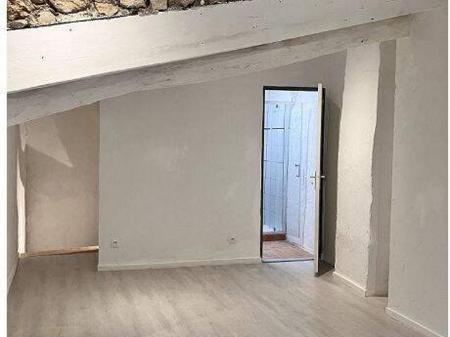 T2 43.7m ²
