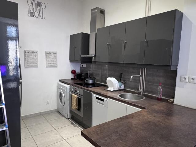 T2 40m2 centre ville Toulon 770 euros CC