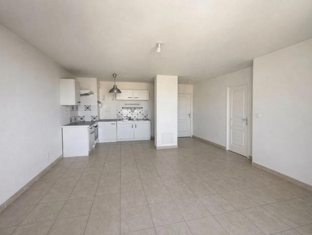 T2 41m2 en dernier étage, ascenseur, terrasse, parking Pon