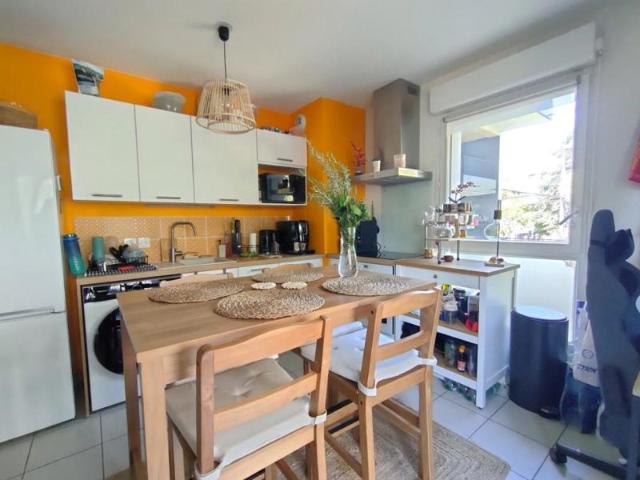 T2 / 42 m² / Meublé / Stationnement / 860 EUR / RILLIEUX LA PAPE
