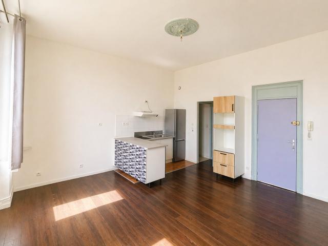 T2 47m2 Barsac centre avec pkg, cour et jardin communs