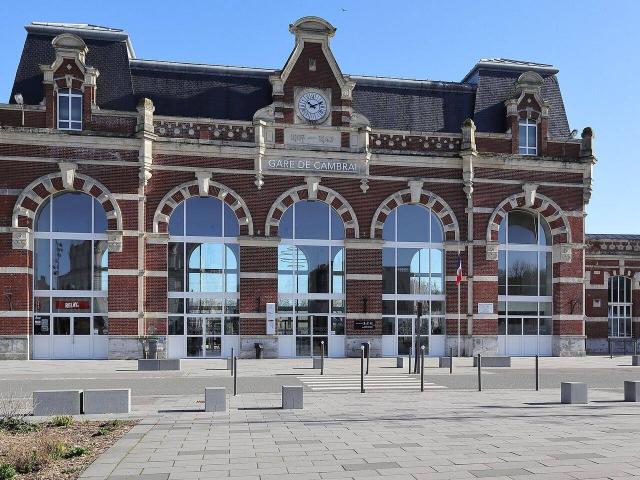 T2 45 m² traversant – Centre ville de Cambrai, gare à 2 min – Disponible immédiatement
