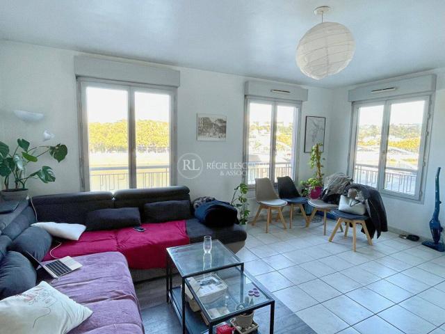 T2 49 QUAI JOSEPH GILET 69004 LYON