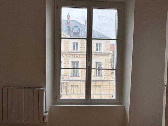 T2 51 m² rénové séjour de 20 m² centre Melun