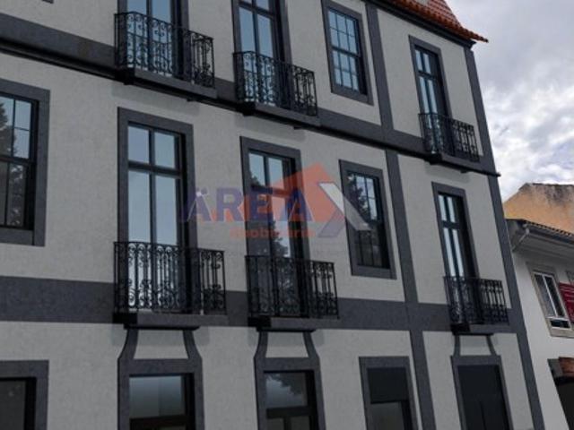 T2 1º andar FRAÇÃO D 1 arrumo + 2 lugares de garagem