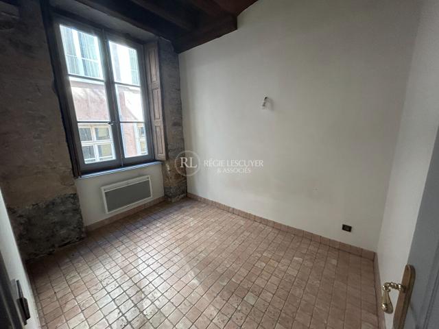T2 25 RUE LANTERNE 69001 LYON