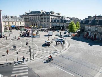 Esplanade des Quinconces, Victor Hugo Bordeaux, Bordeaux, Gironde, Aquitaine