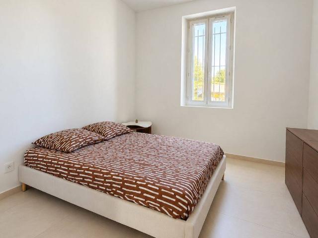 T2 30 M² REFAIT A NEUF / TERRASSE 10 M²