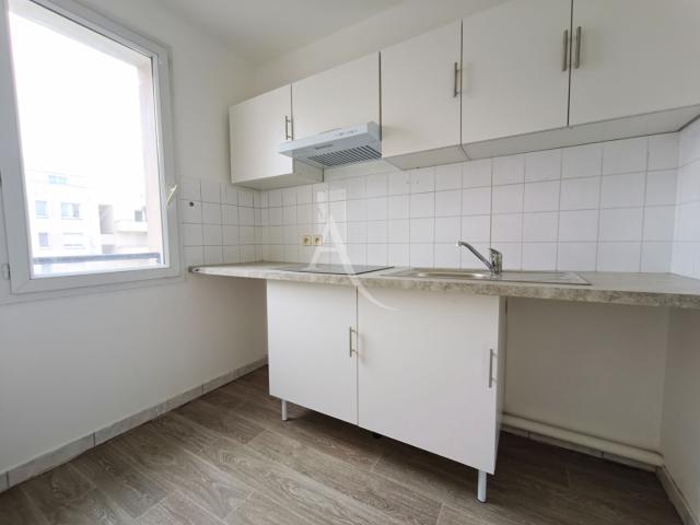 T2 36m² + BALCON + PARKING CERGY LE HAUT