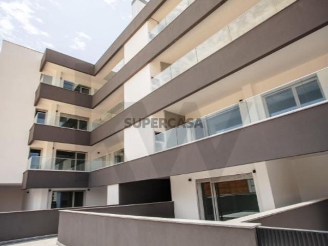 T2 | 3º piso | varanda | box 2 carros | 170m2 | vista | Camarate