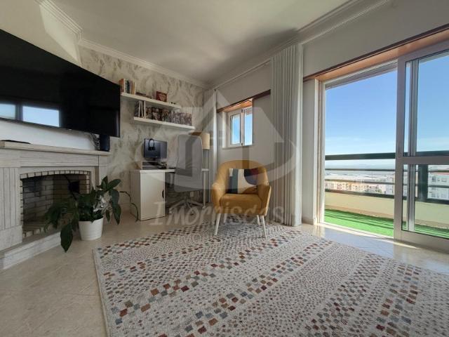 T2 com parqueamento na Urb. Tágides Park, Póvoa de Santa Iria