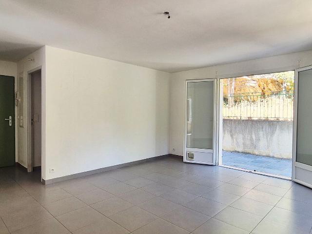 T2 + terrasse et jardin + parking