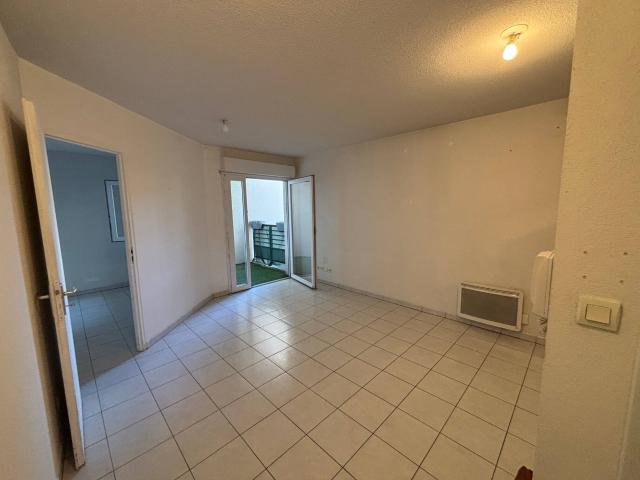 T2 / TERRASSE / PARKING / ASCENSEUR / ETAGE 4 / 5MN GARE ET CENTRE VILLE SETE