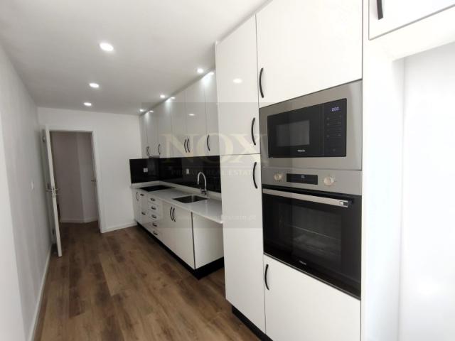 T2 Totalmente Remodelado com Logradouro | Cova da Piedade / Laranjeiro Almada