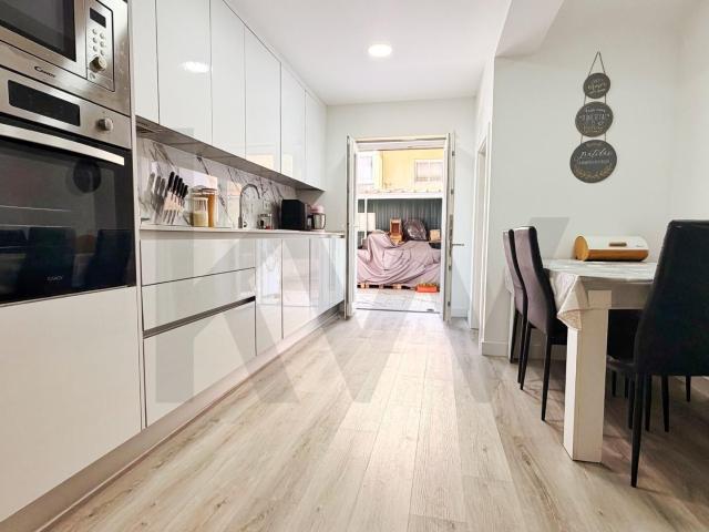 T2 Totalmente Remodelado com Logradouro na Quinta do Conde