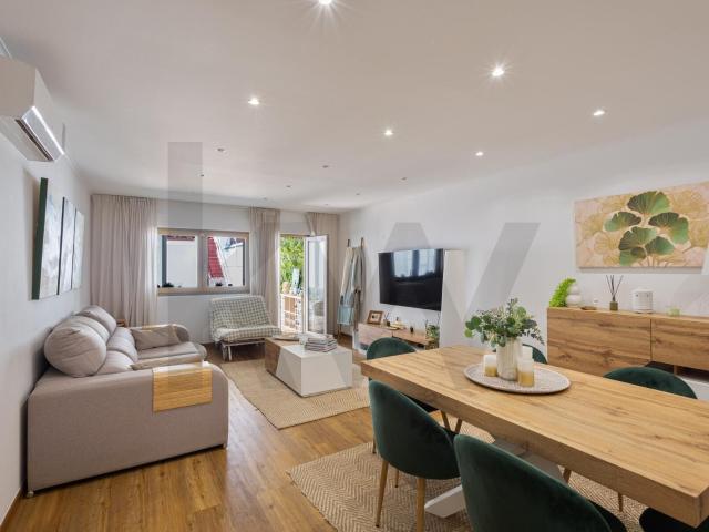 T2 Totalmente Remodelado com Terraço de 90m² – Junto à Saint. 85m² São Domingos De Rana