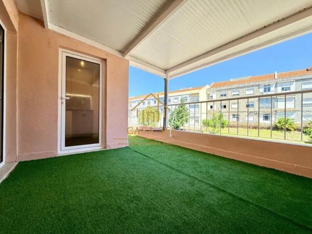T2 Totalmente Remodelado com Terraço no Centro de Queluz