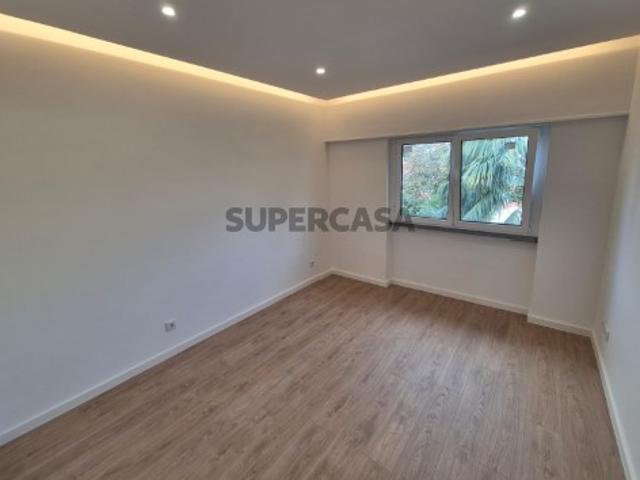 T2 Totalmente Remodelado Amadora!
