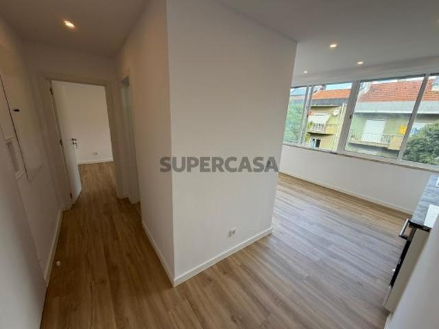 T2 Totalmente Remodelado Damaia!