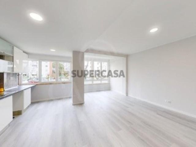 T2 Totalmente Remodelado Oeiras Centro