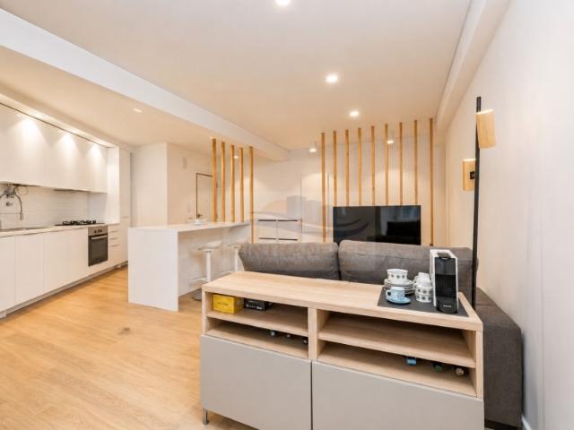 T2 Totalmente Remodelado no Casal de São Brás | 339.000 €