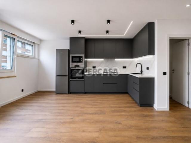 T2 Totalmente Renovado a Estrear | Open Space | 8.º Andar | 2 Elevador