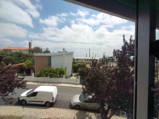 T2 Totalmente Renovado | Santa Iria da Azóia | 265.000 €