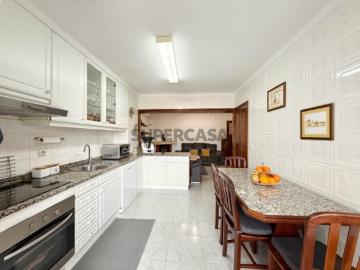T2 Último Piso com Lareira e Lugar de Garagem | Pedras Rubras