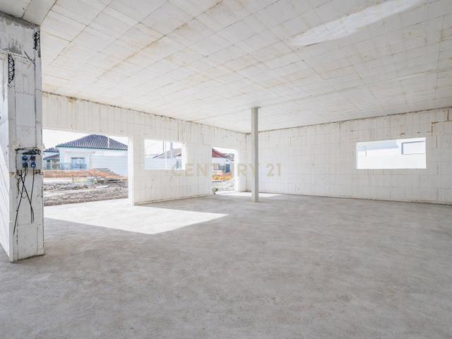T2 Único em Leiria: Construção ICF em Condomínio Fechado com Piscina