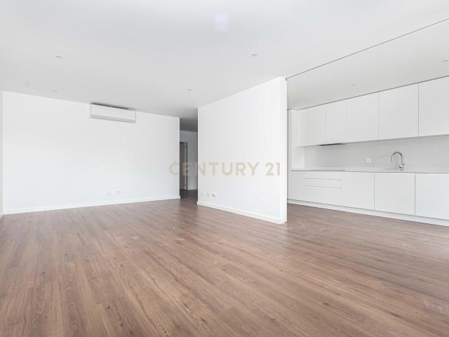 Apartamento T2 Urbanização Neudel na Amadora, a estrear