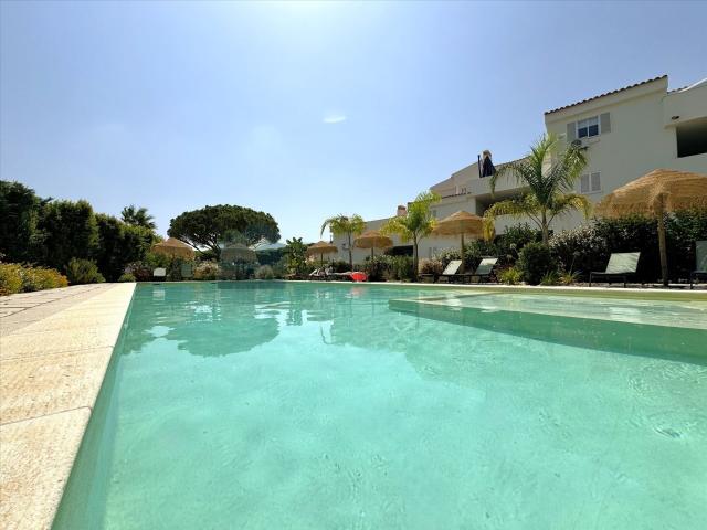 T2 Vale do Lobo | Renovado | Licença AL | Próximo Praia e Go. 90m² Almancil