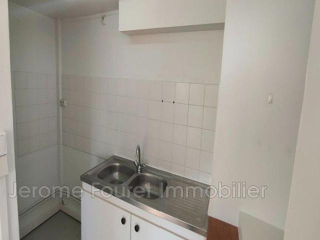 T2 à Montaignac Saint Hippolyte à louer Locagestion, expert en gestion locative