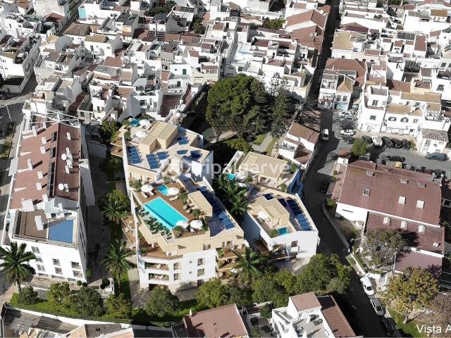 T2 a partir de 555 000€ até 700 000€ num condo fechado. Alvo. 142m² Alvor