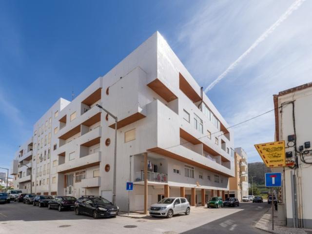 T2 a 180 metros da praia oportunidade com enorme potencial. 78m² Nazaré