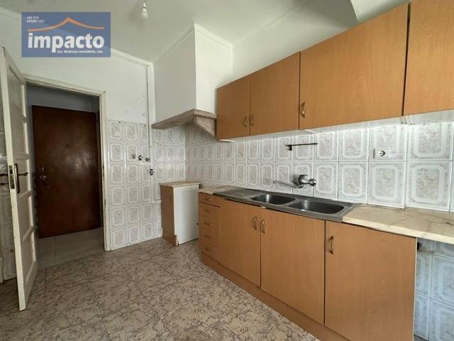 T2 Alverca, ótima localização, 2º piso
